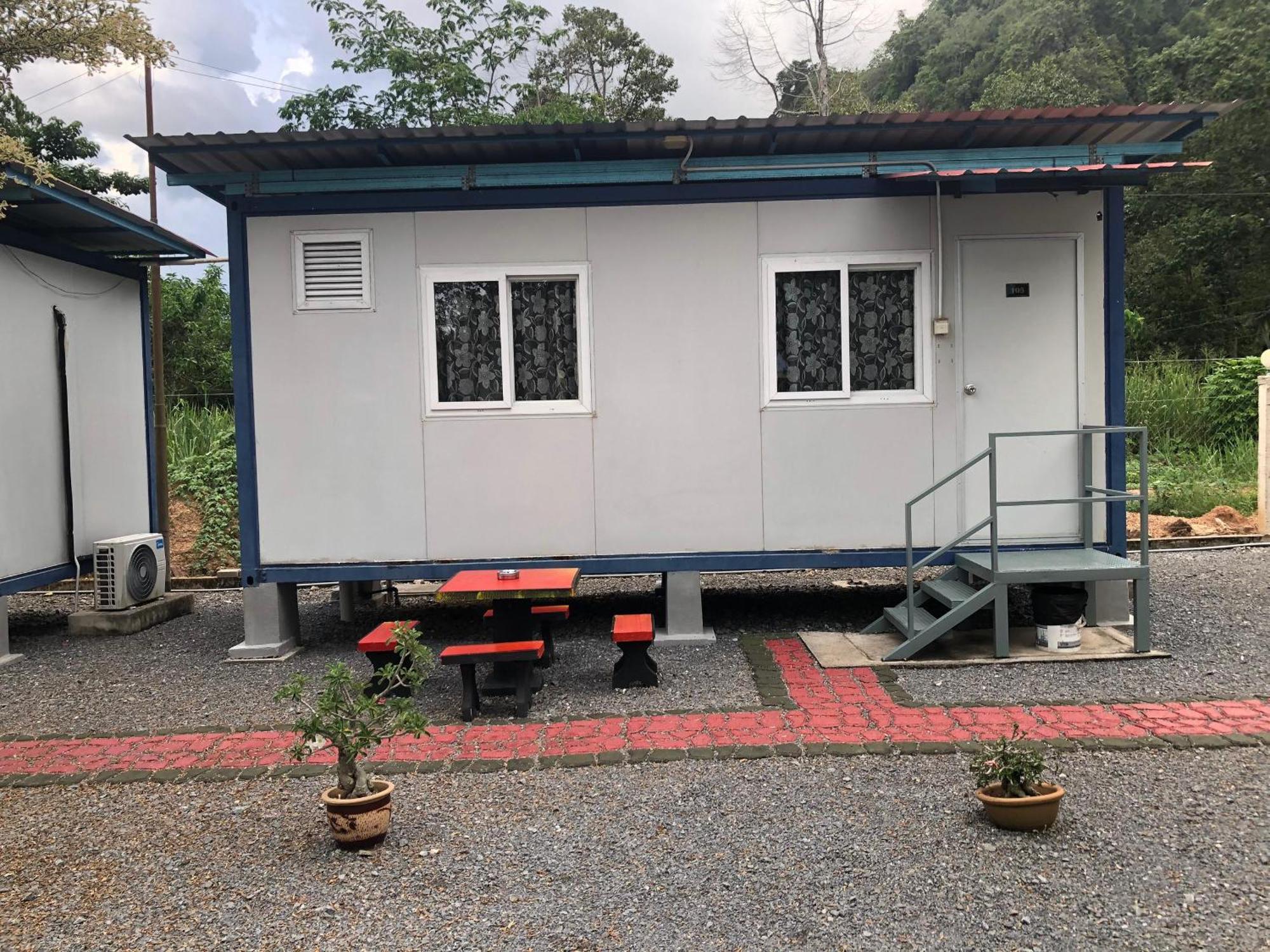 Guest House Gua Kelam Kaki Bukit Exteriér fotografie